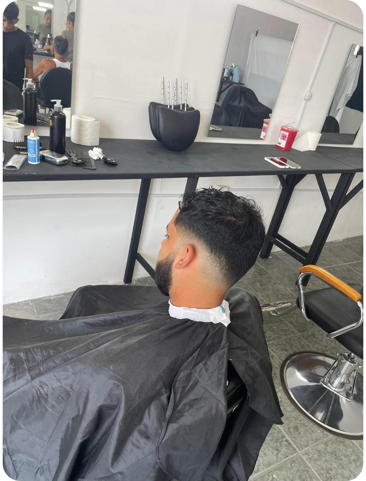 David Melchor, egresado de Ornelas Barber Education