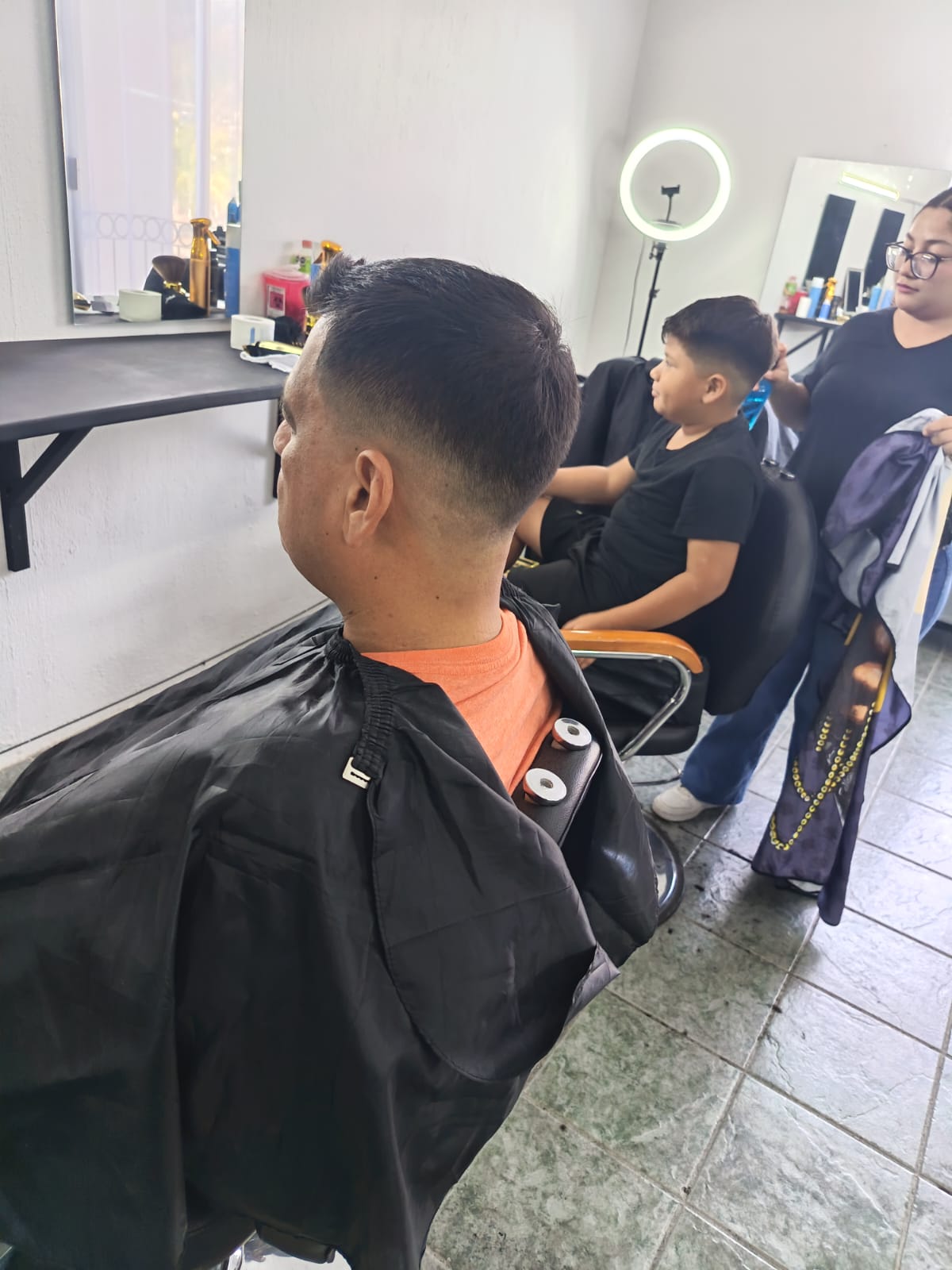 Miguel Dávalos, egresado de Ornelas Barber Education